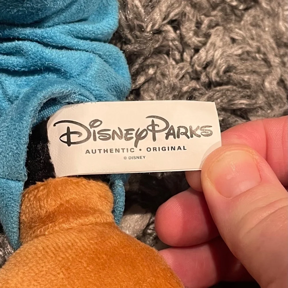 Goofy Disney Store Exclusive Authentic Original Soft 14” Plush Stuffed Animal